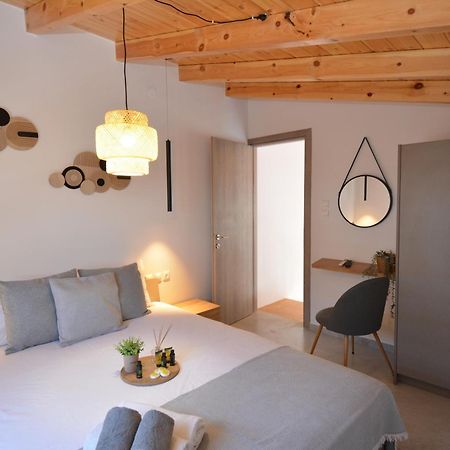 Michalianna Suites "By Checkin" Goúvai Ngoại thất bức ảnh