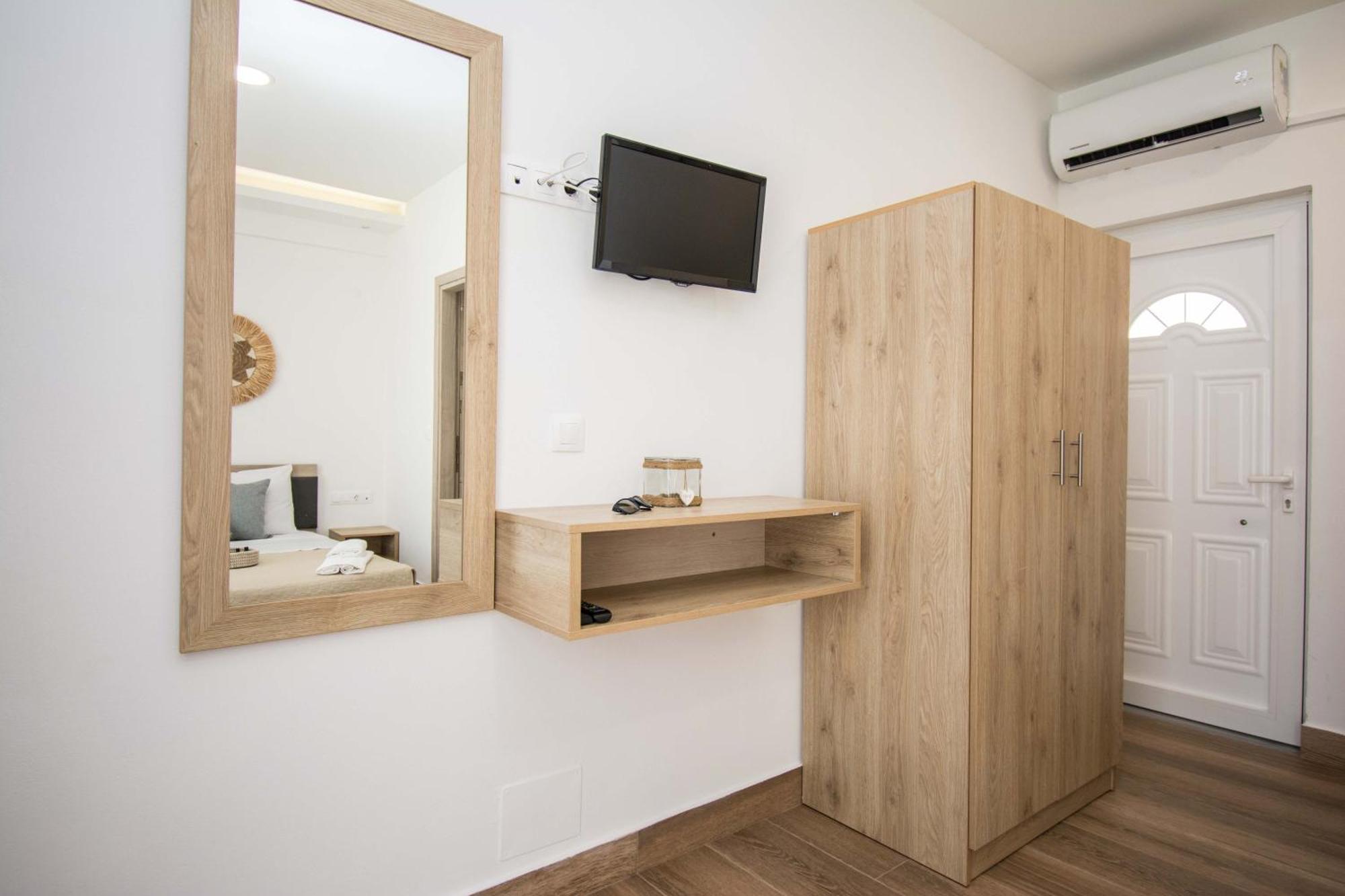Michalianna Suites "By Checkin" Goúvai Ngoại thất bức ảnh
