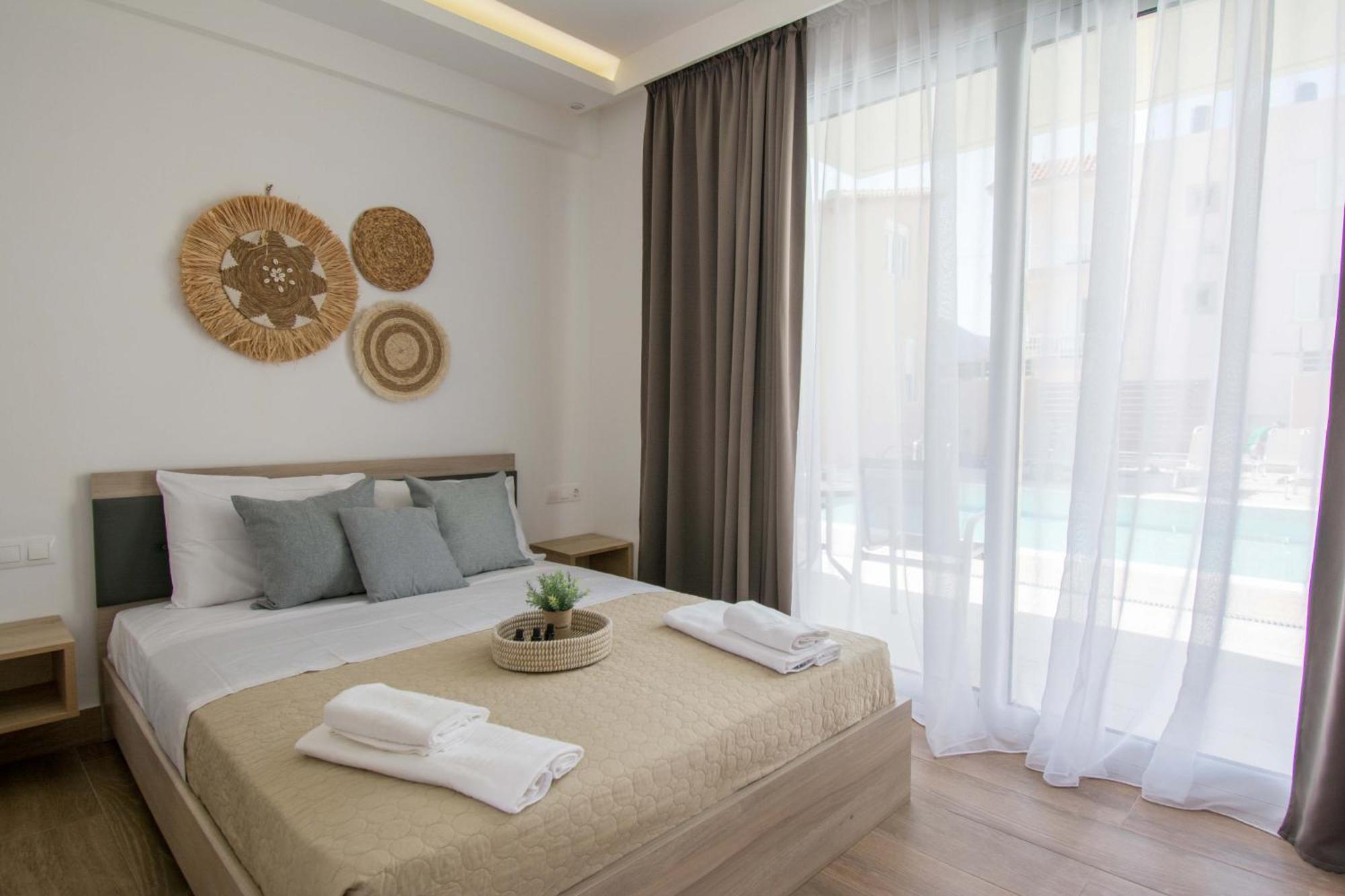Michalianna Suites "By Checkin" Goúvai Ngoại thất bức ảnh