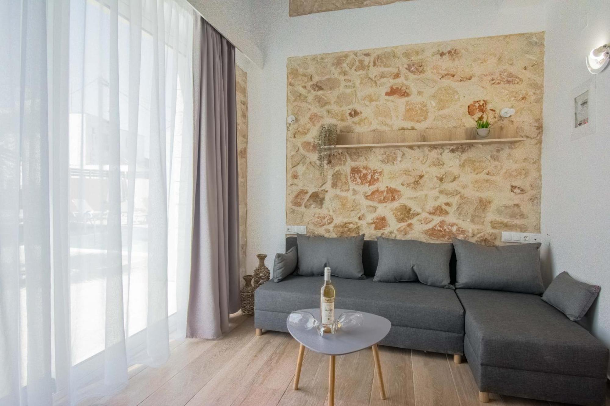 Michalianna Suites "By Checkin" Goúvai Ngoại thất bức ảnh