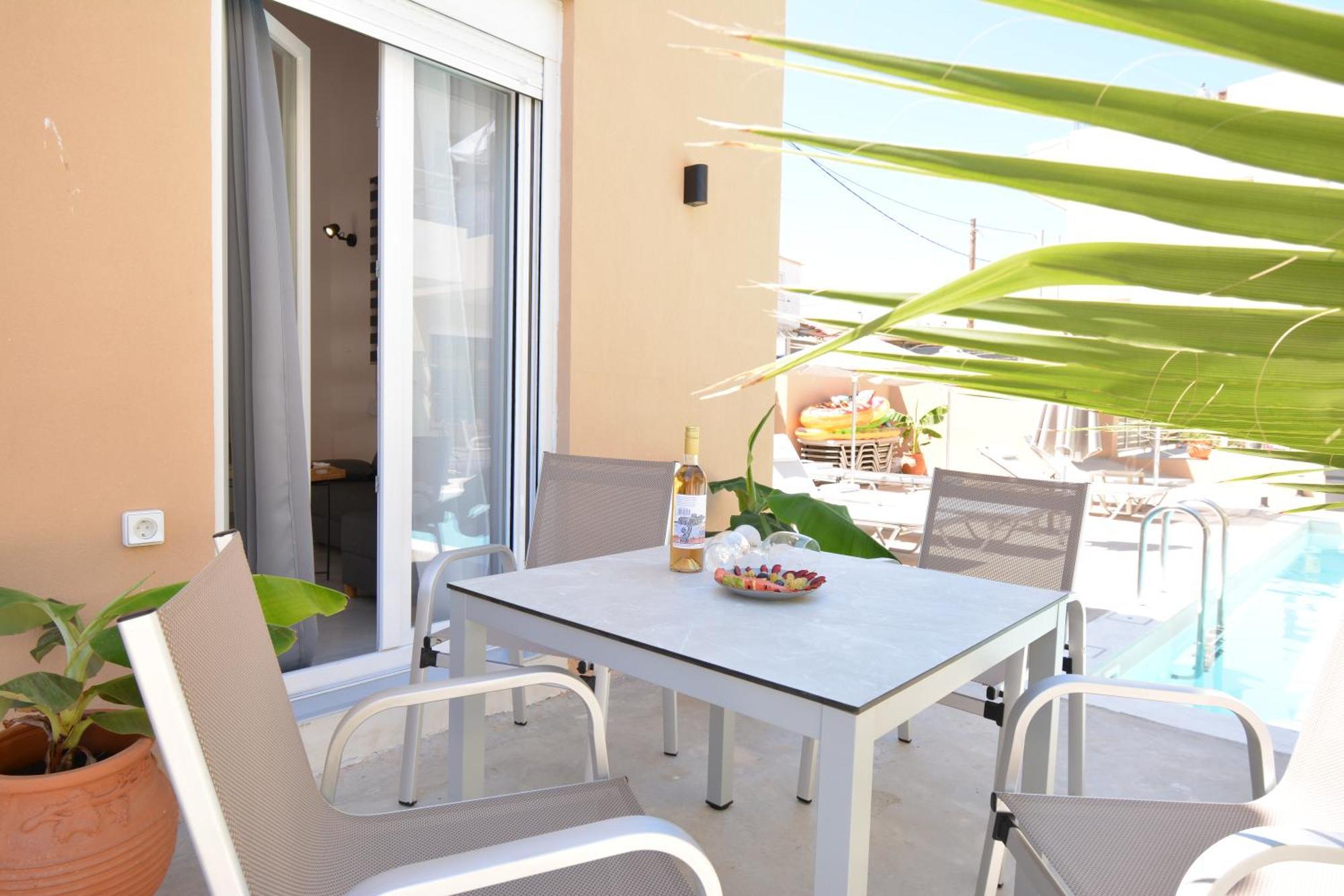 Michalianna Suites "By Checkin" Goúvai Ngoại thất bức ảnh