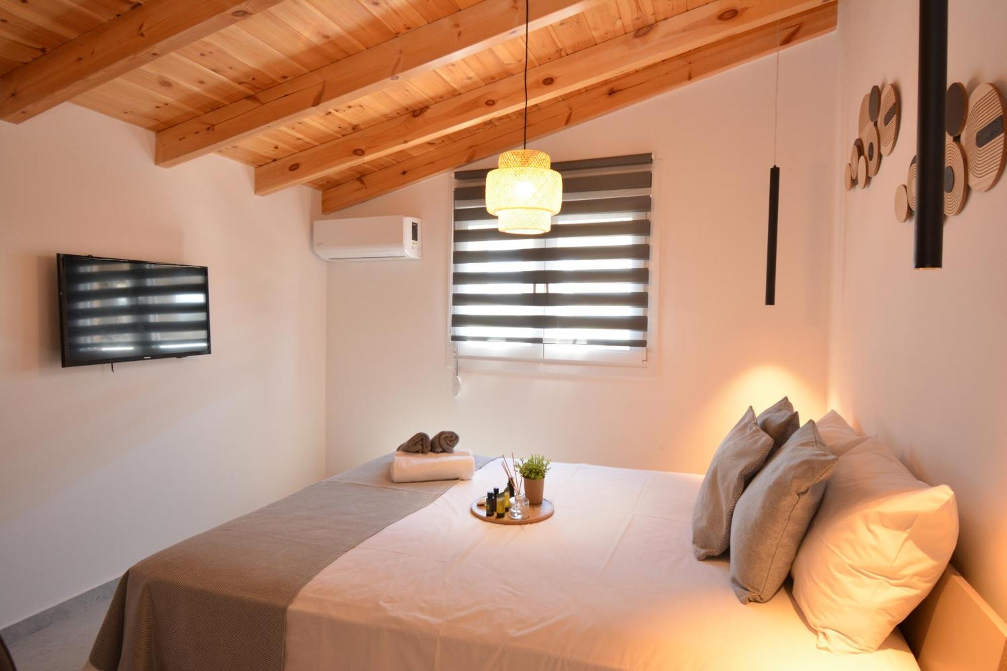 Michalianna Suites "By Checkin" Goúvai Ngoại thất bức ảnh